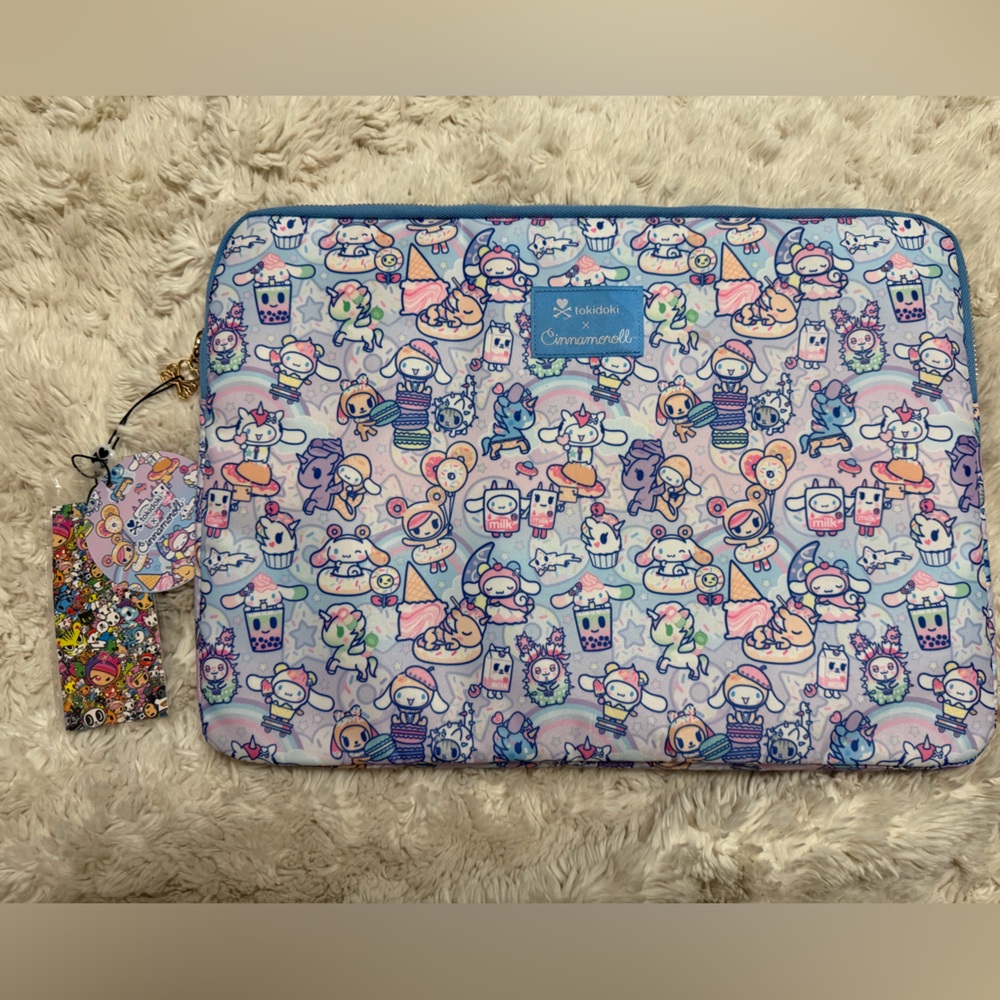 Tokidoki cinamaroll laptop sleeve.